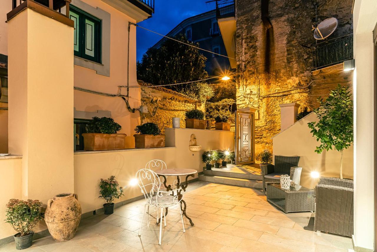 De Gulia Charme And Relax Bed and Breakfast Castellabate Exteriör bild